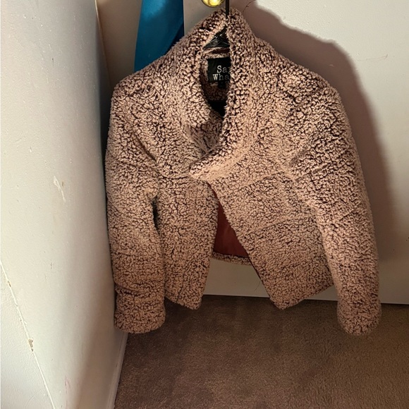 Cute Sherpa - Picture 1 of 5